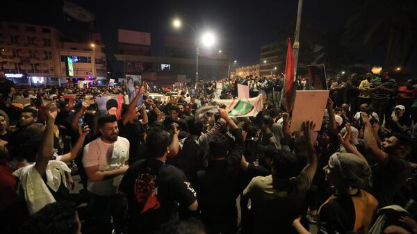 Sadr Hareketi lideri Mukteda es-Sadr destekçileri, ABD Dışişleri Bakanı Antony Blinken’ın Bağdat ziyaretini protesto etti - Sputnik Türkiye