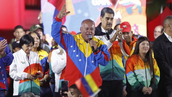 Venezuela referandum Maduro kutlama zafer - Sputnik Türkiye