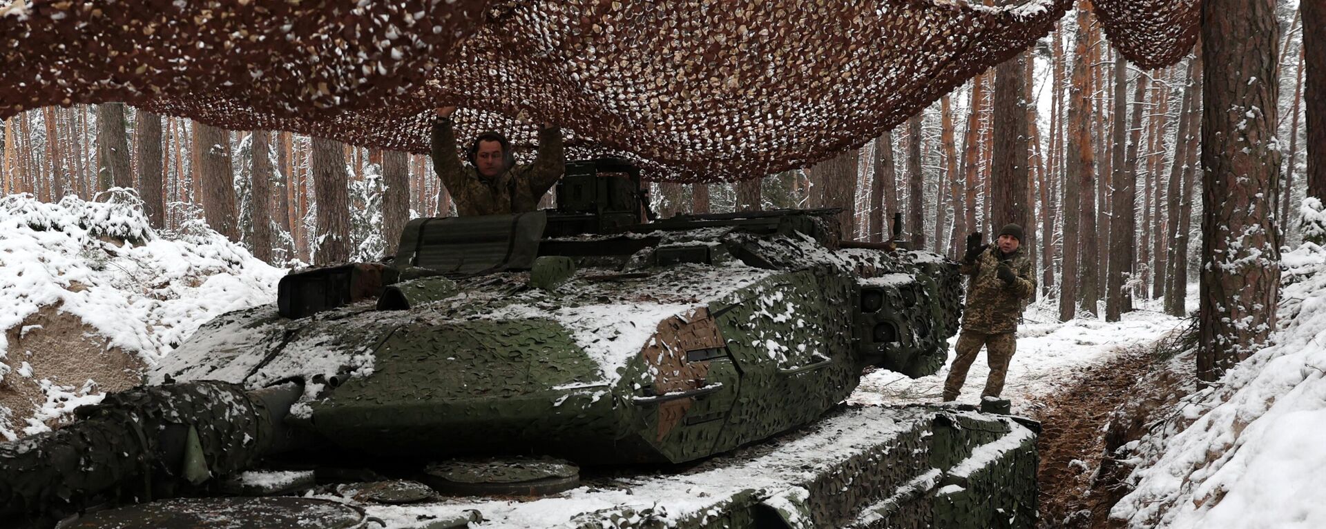 Almanya Leopard tankı Ukrayna kış asker Rusya - Sputnik Türkiye, 1920, 05.12.2023