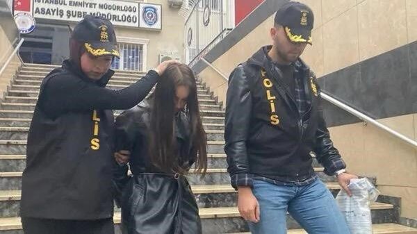 Sosyal medya fenomeni Gizem Bağdaçiçek, Asayiş Şube Müdürlüğü Ahlak Büro Amirliği ekiplerince müstehcenlikten gözaltına alınmıştı. Emniyetteki işlemlerinin ardından adliyeye sevk edilen Bağdaçiçek, savcılık sorgusu sonrası serbest bırakıldı. - Sputnik Türkiye
