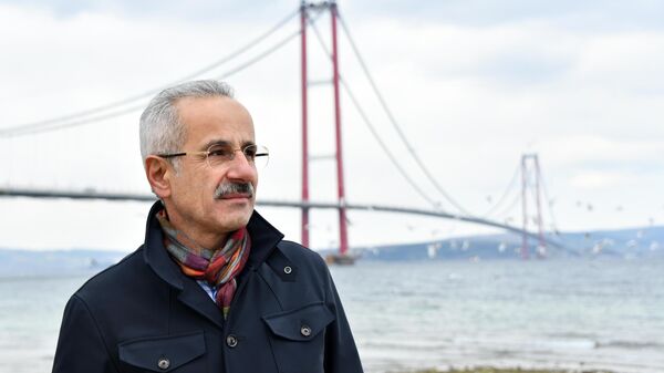 Ulaştırma ve Altyapı Bakanı Abdulkadir Uraloğlu - 1915 Çanakkale Köprüsü - Sputnik Türkiye
