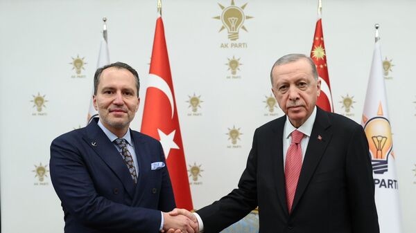 Cumhurbaşkanı Erdoğan, Fatih Erbakan ile AK Parti Genel Merkezi’nde görüştü - Sputnik Türkiye
