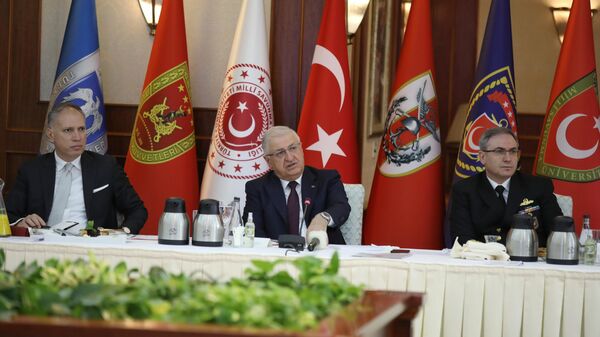 Milli Savunma Bakanı Yaşar Güler, medya kuruluşlarının Ankara temsilcileriyle 2023 Yıl Sonu Değerlendirme Toplantısı'nda değerlendirmelerde bulundu, gazetecilerin sorularını yanıtladı. ( - Sputnik Türkiye