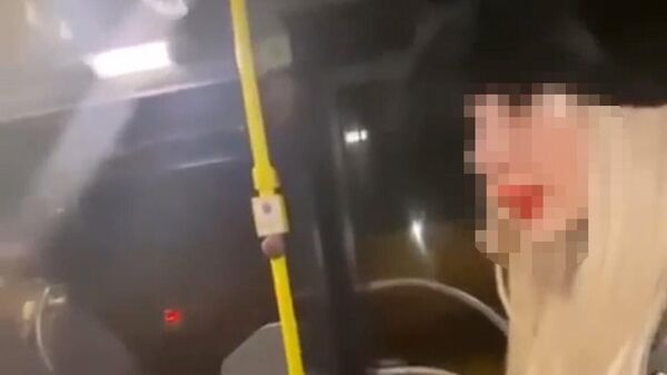 Metrobüste uyuşturucu hazırladılar: 3 kadına gözaltı - Sputnik Türkiye
