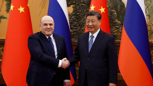 Rusya Başbakanı Mişustin Çin lideri Şi Cinping - Sputnik Türkiye