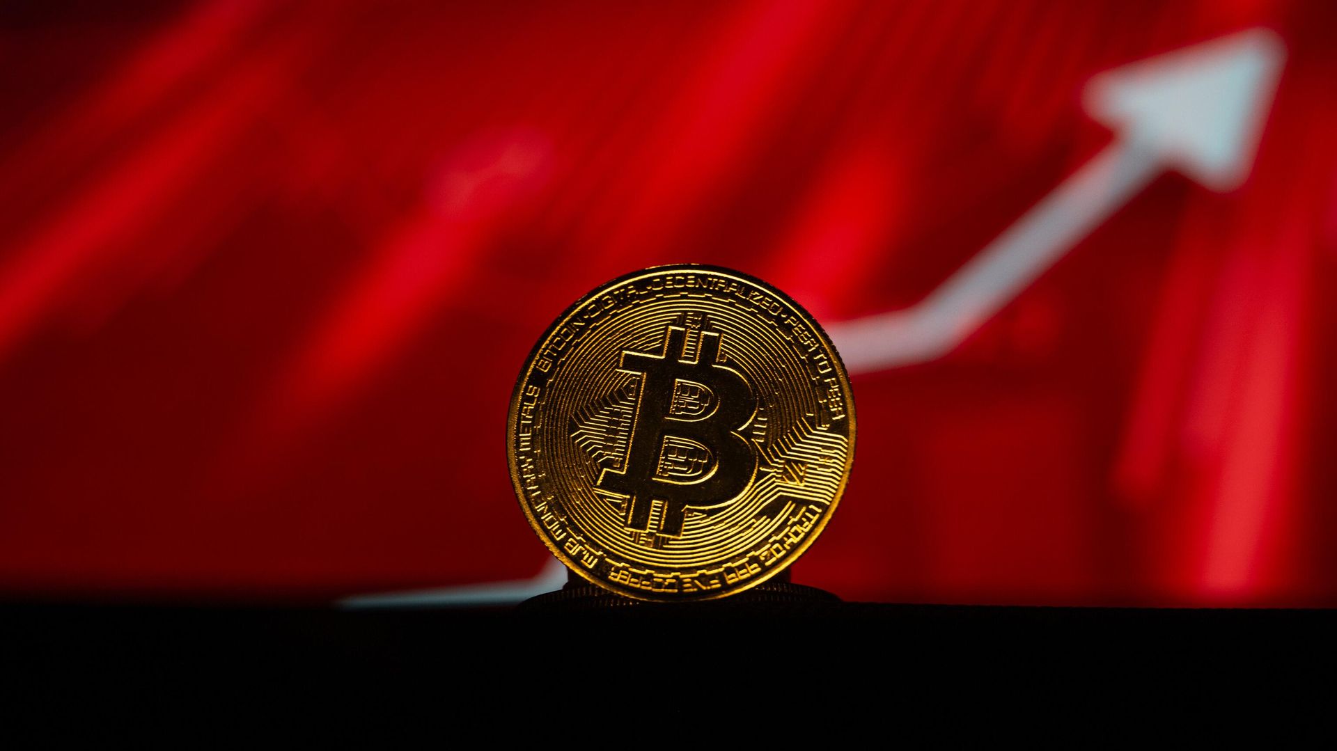 بيتكوين عوضت خسائرها وقفزت لـ70.9 ألف$: هل تكسر حاجز 80 ألفا؟