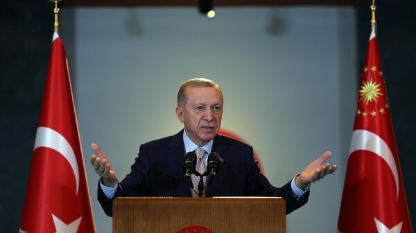 Cumhurbaşkanı Recep Tayyip Erdoğan, Cumhurbaşkanlığı Külliyesi'nde düzenlenen Valiler Buluşması'na katılarak konuşma yaptı. - Sputnik Türkiye