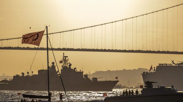 İstanbul boğaz boğazlar Savaş Gemisi - Sputnik Türkiye