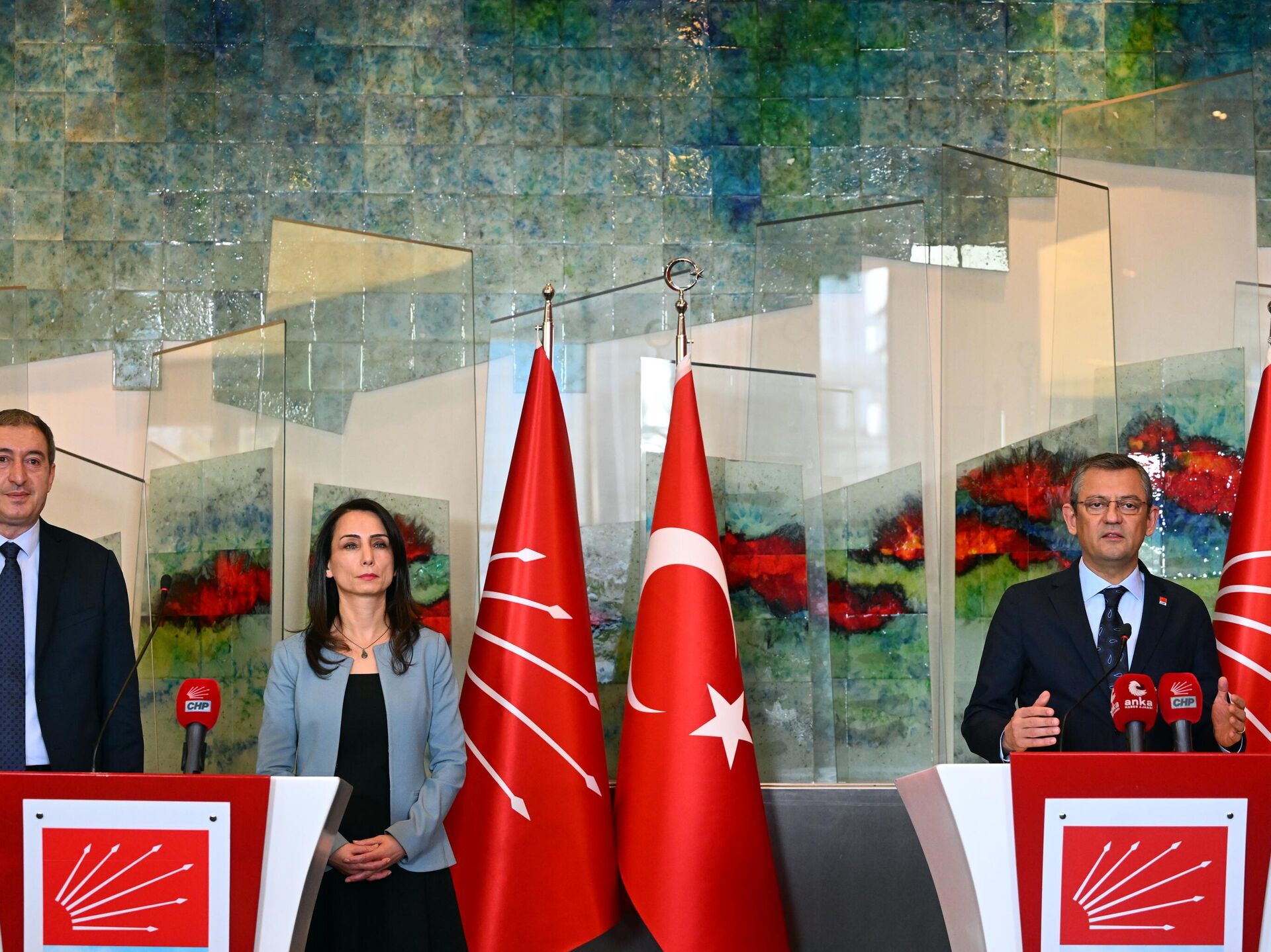 DEM Parti'den CHP'ye ziyaret: 'Görüş alışverişinde bulunmayı sürdüreceğiz'  - 11.01.2024, Sputnik Türkiye