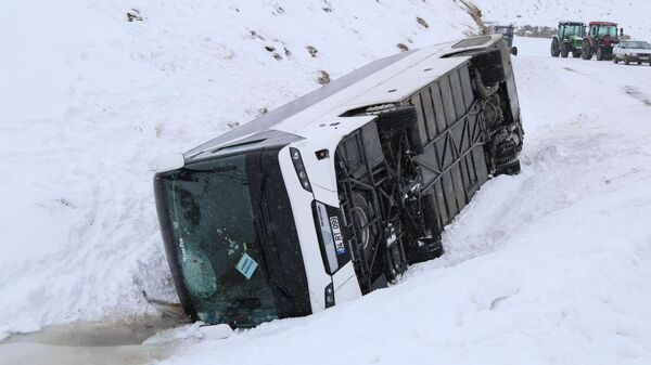 Sivas'ta otobüs kazası: Çok sayıda yaralı var - Sputnik Türkiye