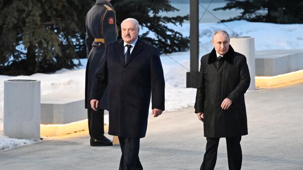 Rusya Devlet Başkanı Vladimir Putin, Belaruslu mevkidaşı Aleksandr Lukaşenko  - Sputnik Türkiye