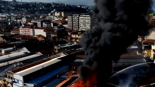 İzmir'deki tarihi Kemeraltı Çarşısı tahliye ediliyor: Yangın çıktı - Sputnik Türkiye