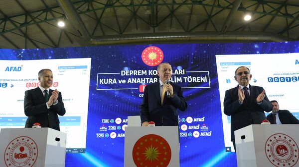 Cumhurbaşkanı Recep Tayyip Erdoğan, Hatay’da Deprem Konutları Kura ve Anahtar Teslim Töreni'ne katıldı - Sputnik Türkiye