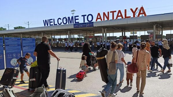 Antalya Rus turist - Sputnik Türkiye