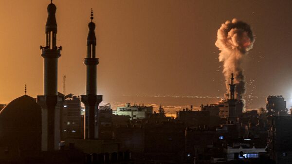 İsrail ordusu Gazze Şeridi'ne saldırılarını sürdürüyor - Sputnik Türkiye