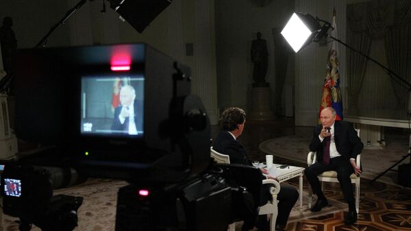 ABD’li gazeteci Tucker Carlson'un Rusya Devlet Başkanı Vladimir Putin ile yaptığı röportaj - Sputnik Türkiye