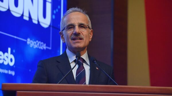 Ulaştırma ve Altyapı Bakanı Abdulkadir Uraloğlu - Sputnik Türkiye