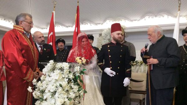 2. Abdülhamid'in torunu İstanbul'da evlendi: İlber Ortaylı nikah şahidi oldu - Sputnik Türkiye