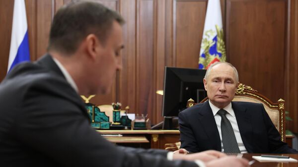 Rusya Devlet Başkanı Vladimir Putin’le başkent Moskova’da bir araya gelen Tarım Bakanı Dmitriy Patruşev - Sputnik Türkiye