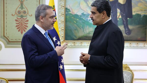 Dışişleri Bakanı Hakan Fidan (solda), resmi ziyaret için geldiği Venezuela'da, Cumhurbaşkanı Nicolas Maduro (sağda) tarafından Miraflores Sarayı’nda kabul edildi.
 - Sputnik Türkiye