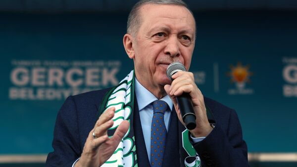 Cumhurbaşkanı ve AK Parti Genel Başkanı Recep Tayyip Erdoğan, partisince Sakarya 15 Temmuz Demokrasi Meydanı'nda düzenlenen mitinge katıldı.
 - Sputnik Türkiye