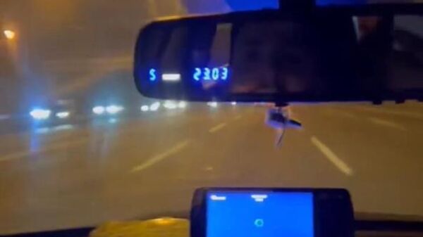 İstanbul’da taksimetreyi neden açmadın kavgası: Müşteriden taksiciye 'sen dolandırıcı mısın' - Sputnik Türkiye