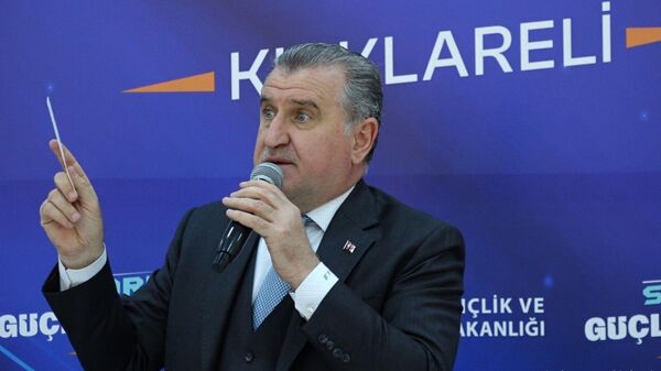 Gençlik ve Spor Bakanı Osman Aşkın Bak, Türkiye'nin spor tesislerinde devrim yapan bir ülke olduğunu belirterek 2024 Paris Olimpiyatları'na hazırlandıklarını söyledi. - Sputnik Türkiye