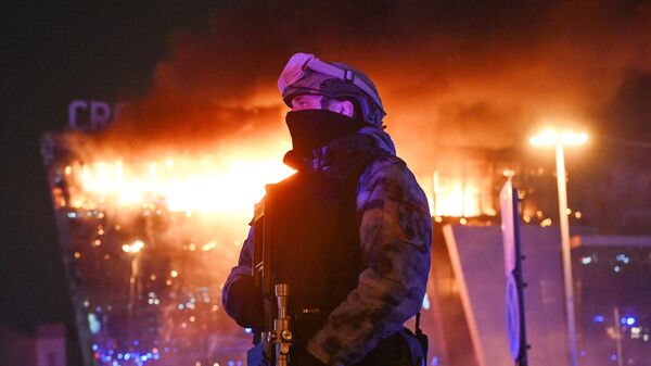 Moskova'daki Crocus City Holl konser salonunda silahlı saldırı - Sputnik Türkiye