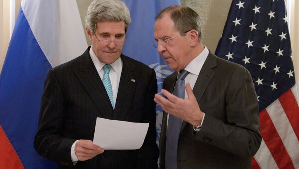 Rusya Dışişleri Bakanı Sergey Lavrov' ve ABD Dışişleri Bakanı John Kerry - Sputnik Türkiye