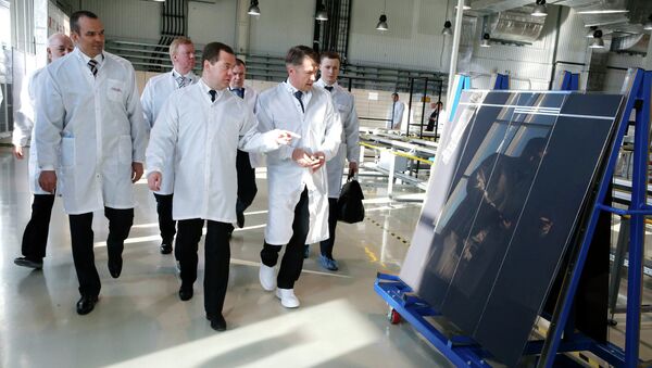 Dmitriy Medvedev Hevel fabrikasında - Sputnik Türkiye