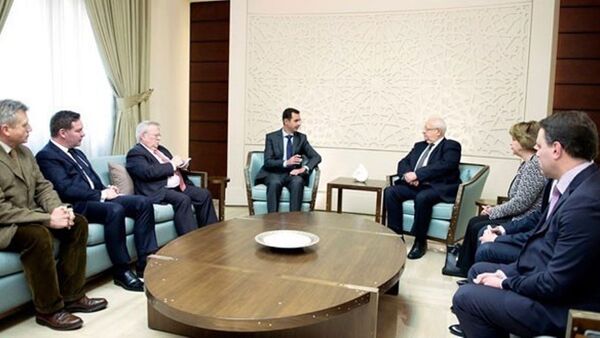 Suriye Devlet Başkanı Beşar Esad, Fransa'dan gelen vekil ve senatörlerle bir araya geldi. - Sputnik Türkiye