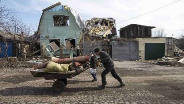 Debaltsevo'da yıkılmış evler - Sputnik Türkiye