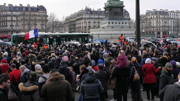 Paris'te İslamofobi karşıtı yürüyüş - Sputnik Türkiye