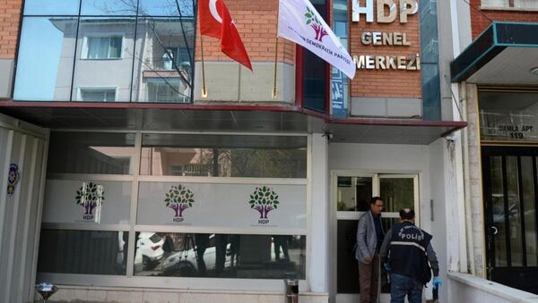 Çankaya'daki Halkların Demokratik Partisi (HDP) Genel Merkezi binasına silahlı saldırı düzenlendi. - Sputnik Türkiye