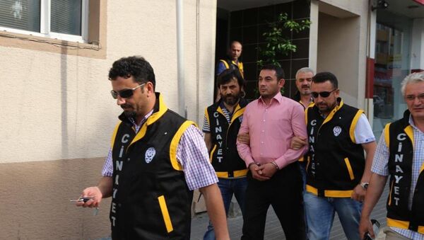 Gürsu Belediye Başkanı Cüneyt Yıldız, uğradığı silahlı sonucu yaralandı - Sputnik Türkiye