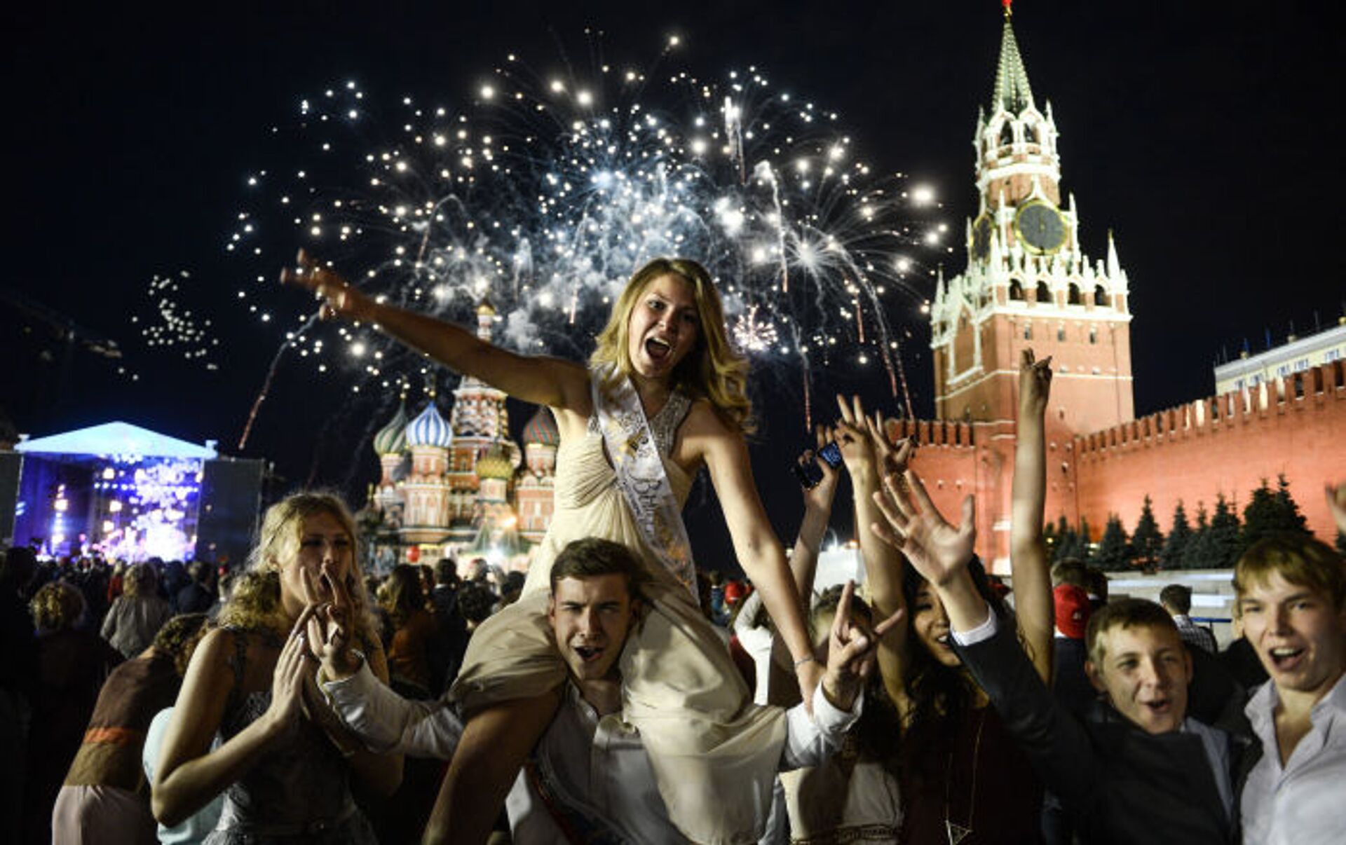 выпускники в москве 2015