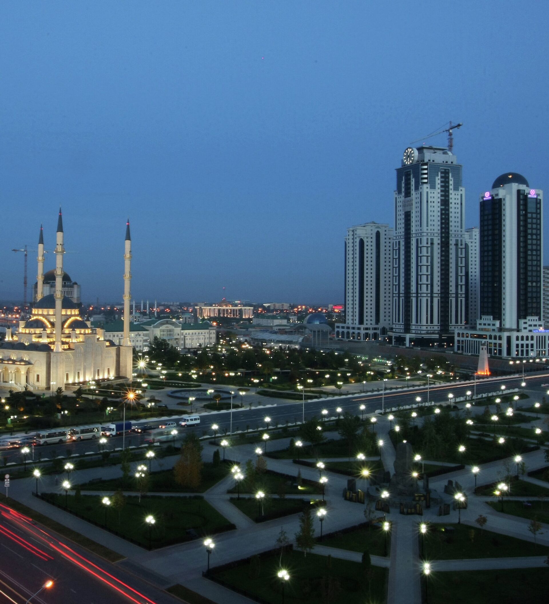 Город назвали грозным. Столица Чечни Грозный. Столица Чеченской Республики город. Грозный-Сити Грозный мечеть. Чечня центр города.