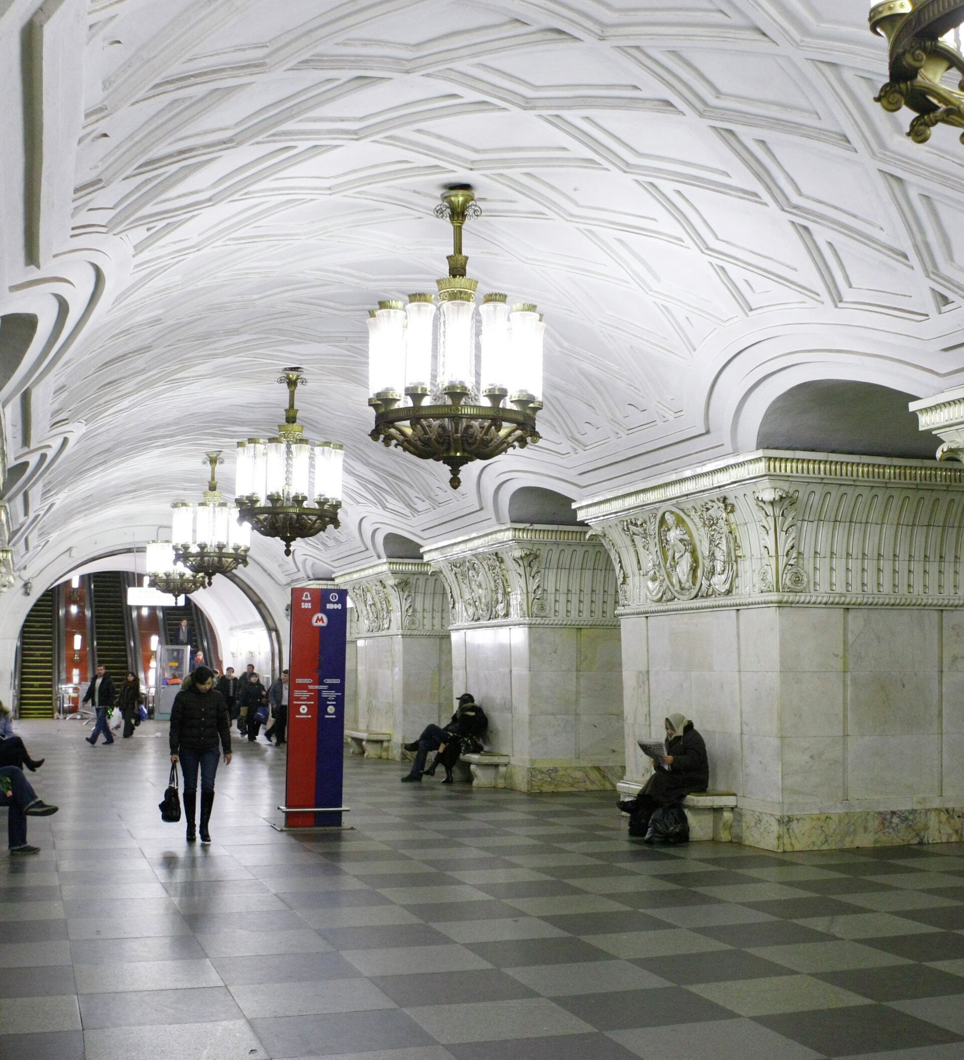 белорусская станция метро москва