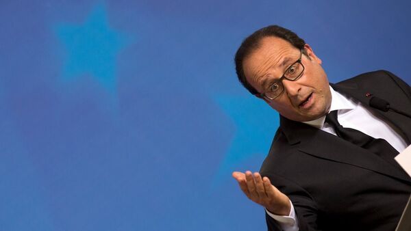 Zirvenin ardından konuşan Fransa Cumhurbaşkanı François Hollande, 'Şu an tartıştığımız olay Yunanistan'ın Euro Bölgesi ve AB'deki yeri' diyerek, ilk kez Yunanistan'ın AB'deki geleceğinin de sorgulandığına net şekilde işaret etti. Öte yandan Hollande hâlâ anlaşma ihtimali olduğunu, ama zaman kaybedilmemesi gerektiğini vurguladı. - Sputnik Türkiye
