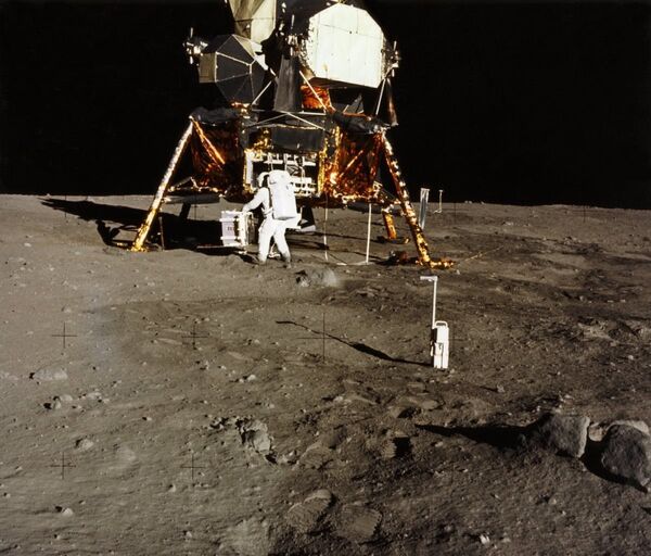 46 yıl önce Ay’da böyle yürüdüler - Sputnik Türkiye