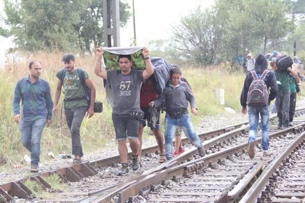 Makedonya sınırında kaçakların Avrupa yürüyüşü - Sputnik Türkiye