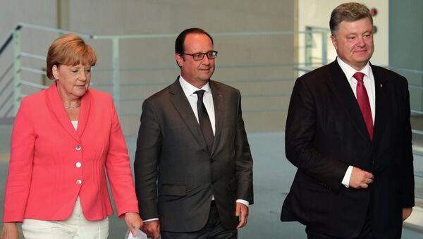 Almanya Başbakanı Angela Merkel, Fransa Cumhurbaşkanı Francois Hollande, Ukrayna Devlet Başkanı Pyotr Poroşenko - Sputnik Türkiye
