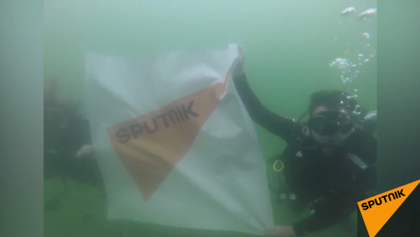 Sputnik Kadıköy’de  bayrağının dikme törenini düzenlendi - Sputnik Türkiye