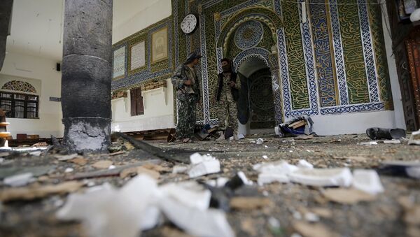 Yemen'deki Balili Camii'nde bayram namazı sırasında patlama - Sputnik Türkiye