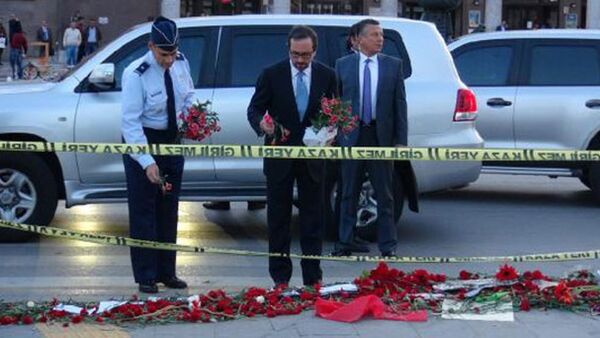 ABD Büyükelçisi patlamanın olduğu alana çiçek bıraktı - Sputnik Türkiye