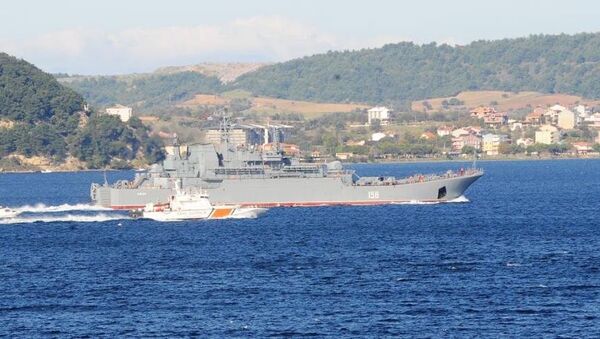 Rus savaş gemisi Çanakkale Boğazı'ndan geçti. - Sputnik Türkiye