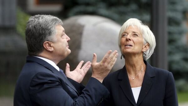 Ukrayna Devlet Başkanı Pyotr Poroşenko -  IMF Başkanı Christine Lagarde - Sputnik Türkiye