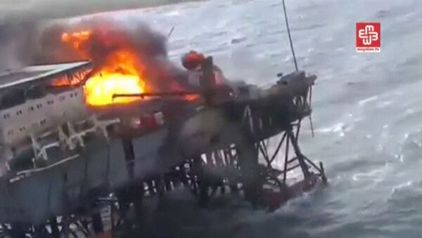 Hazar Denizi'ndeki petrol platformunda patlama - Sputnik Türkiye