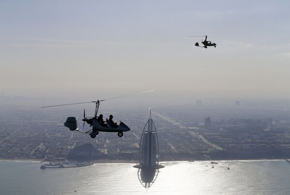 World Air Games 2015 sırasında cayrokopterler Dubai semalarında uçarken. - Sputnik Türkiye