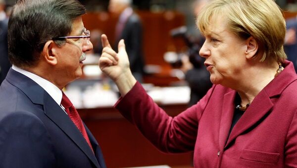 Türkiye Başbakanı Ahmet Davutoğlu- Almanya Başbakanı Angela Merkel - Sputnik Türkiye